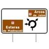 Cartel de glorieta con destinos de carretera hist�rica