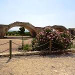 El puente del Rey sobre el r�o J�car en Gavarda (Valencia)